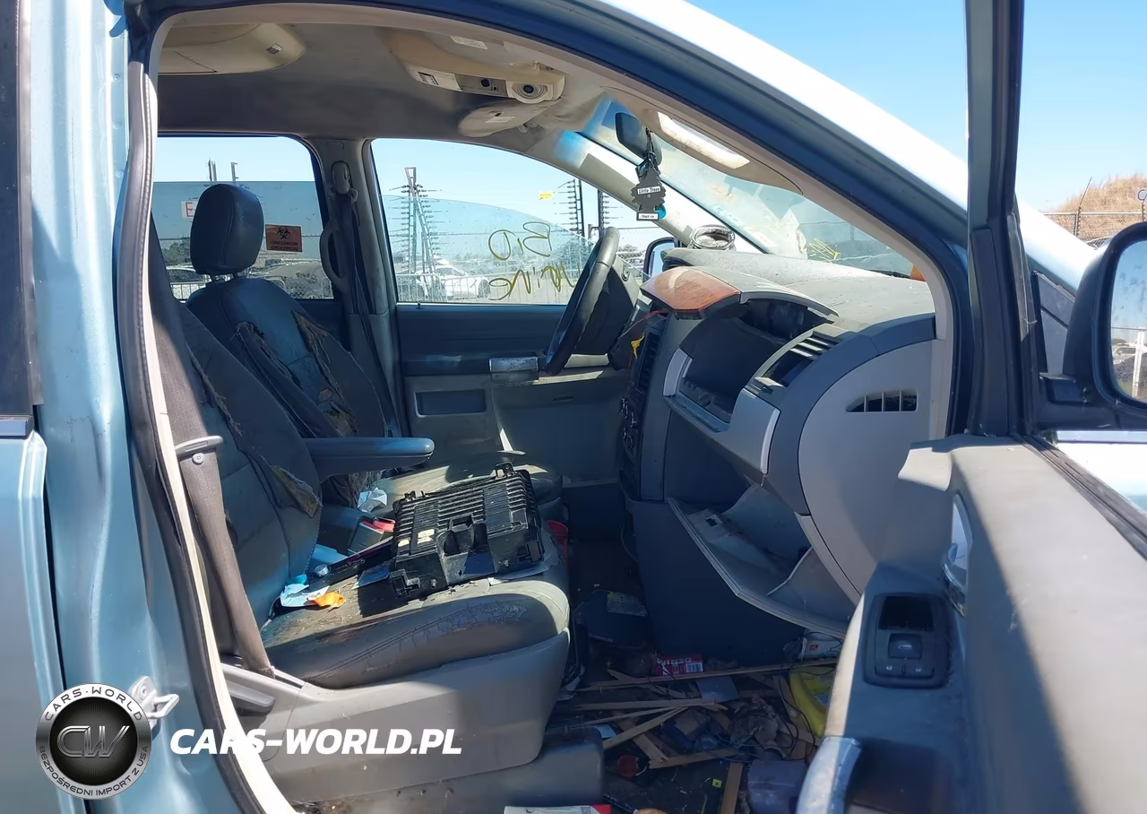 2008 Chrysler Town & Country Touring VIN:2A8HR54P28R759272 - 5