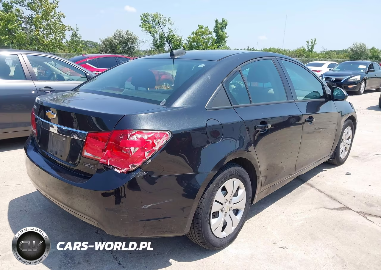 2015 Chevrolet Cruze Ls Auto VIN:1G1PA5SHXF7210500 - 4