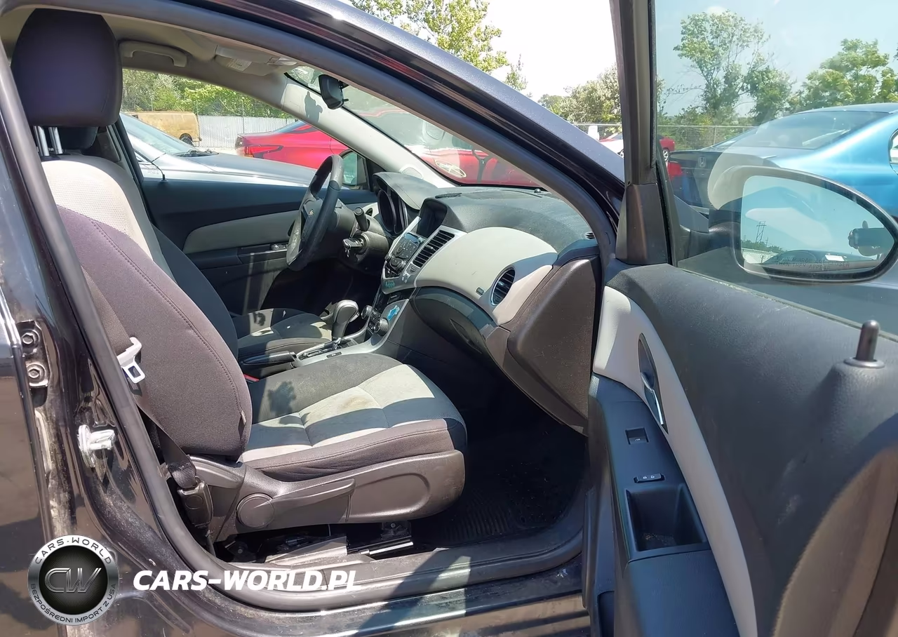 2015 Chevrolet Cruze Ls Auto VIN:1G1PA5SHXF7210500 - 5