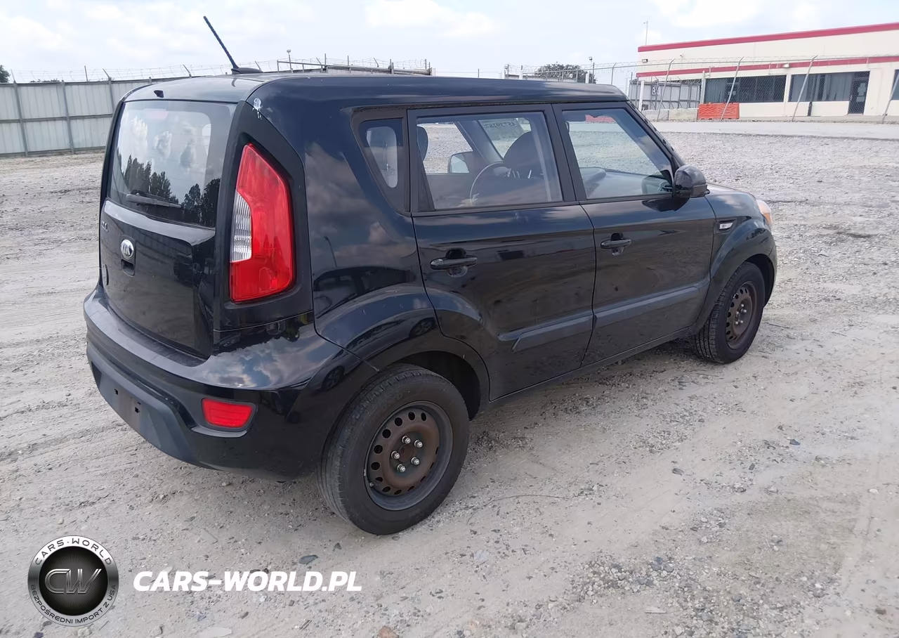2013 Kia Soul VIN:KNDJT2A53D7629282 - 4