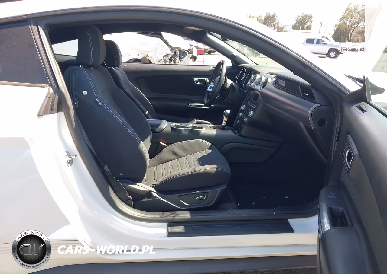 2017 Ford Mustang Ecoboost VIN:1FA6P8THXH5210440 - 5