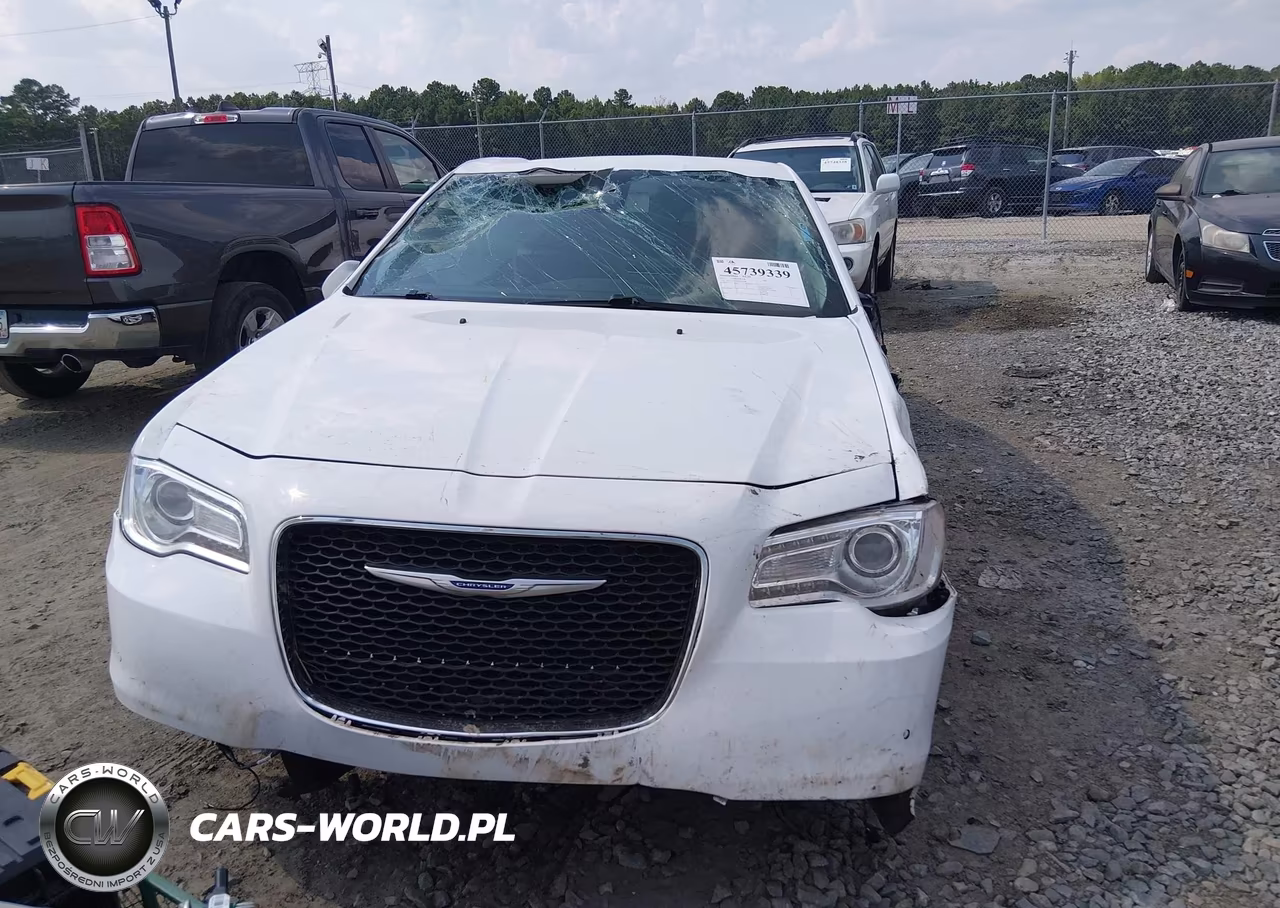 2021 Chrysler 300 Touring L VIN:2C3CCAAG4MH516048 - 12