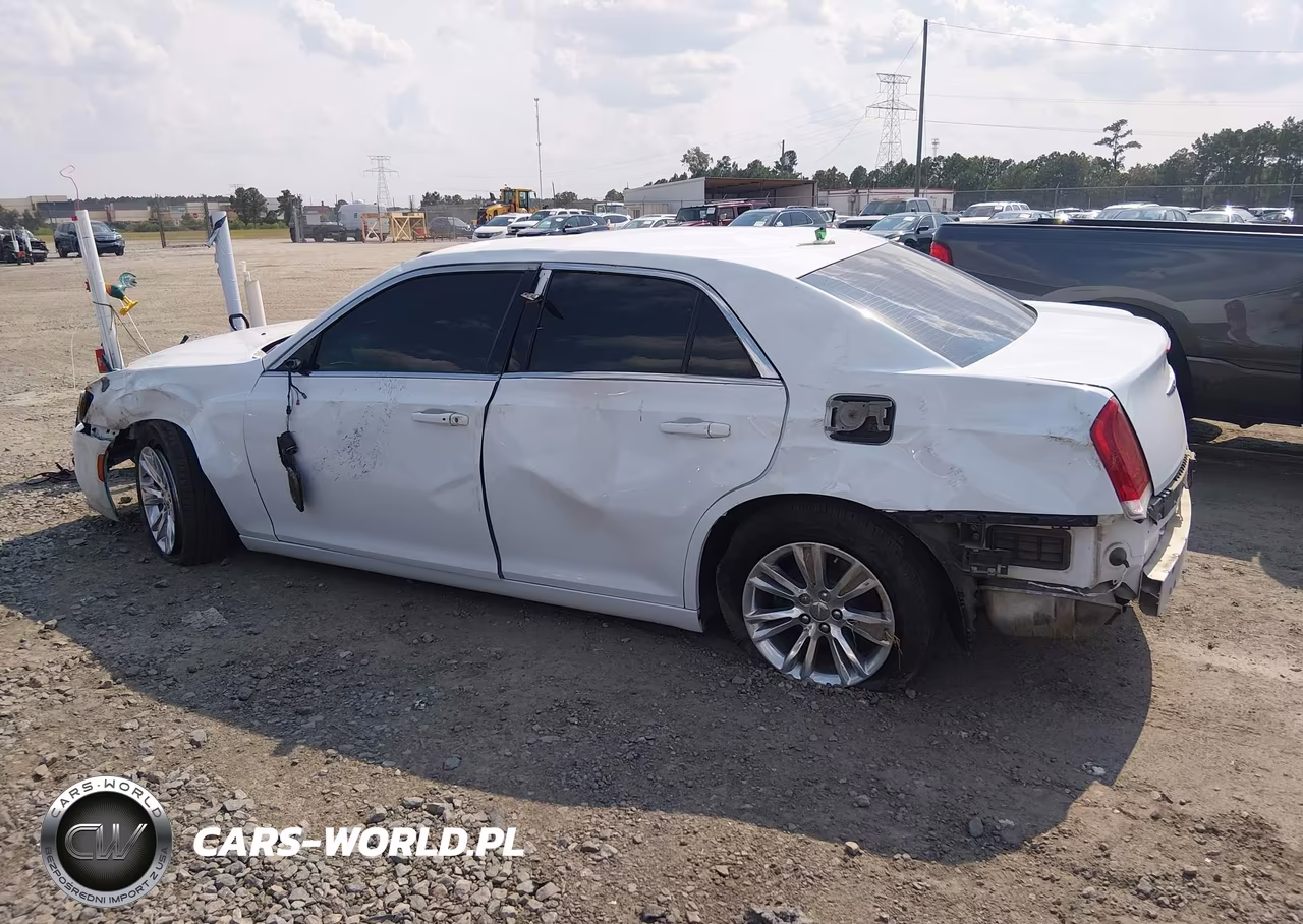 2021 Chrysler 300 Touring L VIN:2C3CCAAG4MH516048 - 14