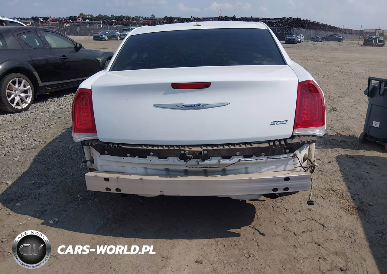 2021 Chrysler 300 Touring L VIN:2C3CCAAG4MH516048 - 16