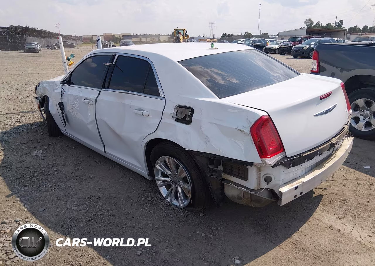 2021 Chrysler 300 Touring L VIN:2C3CCAAG4MH516048 - 3