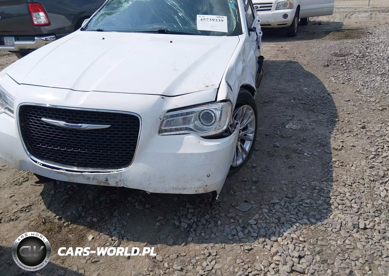 2021 Chrysler 300 Touring L VIN:2C3CCAAG4MH516048 - 6