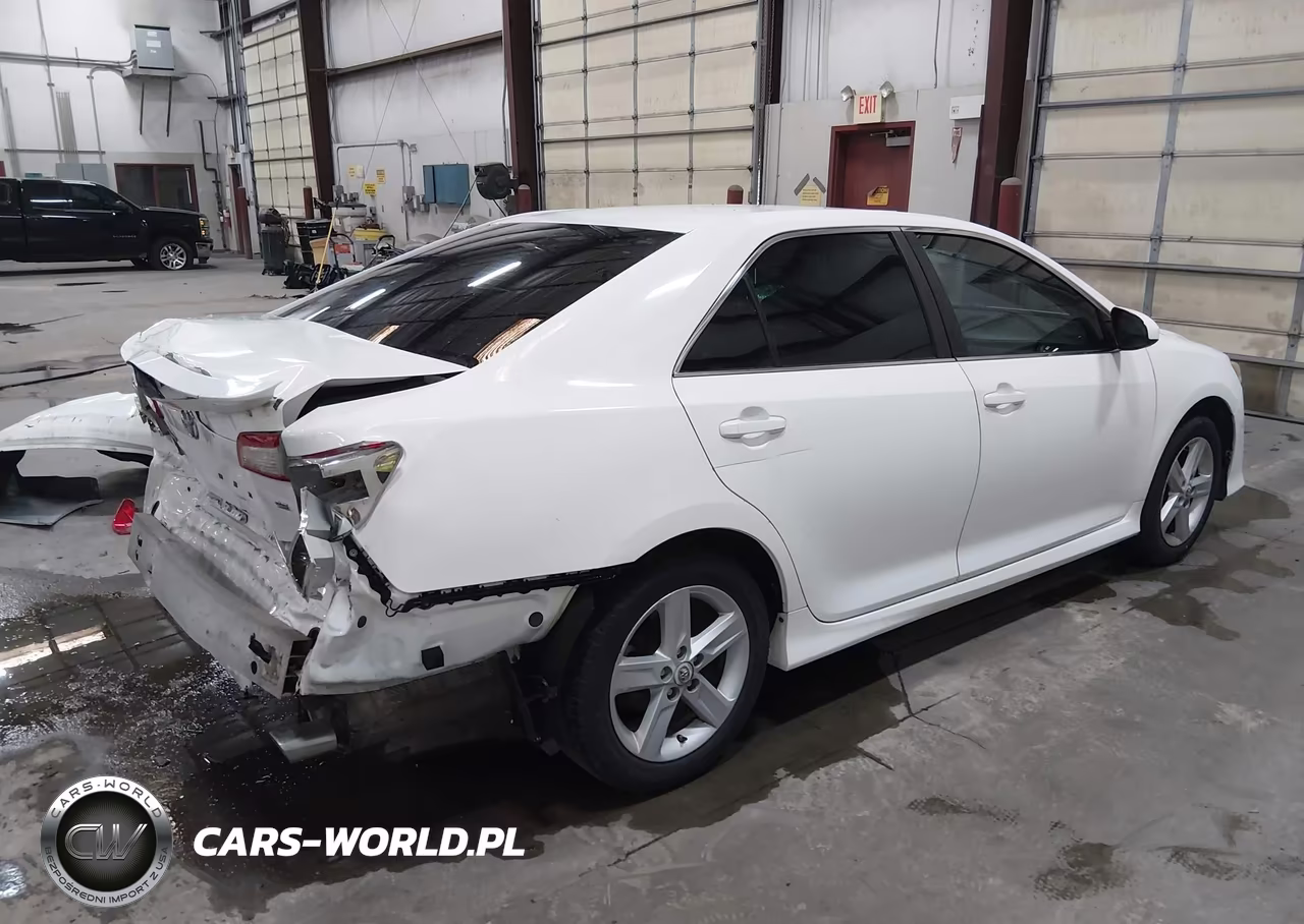 2013 Toyota Camry Se VIN:4T1BF1FK2DU638492 - 4