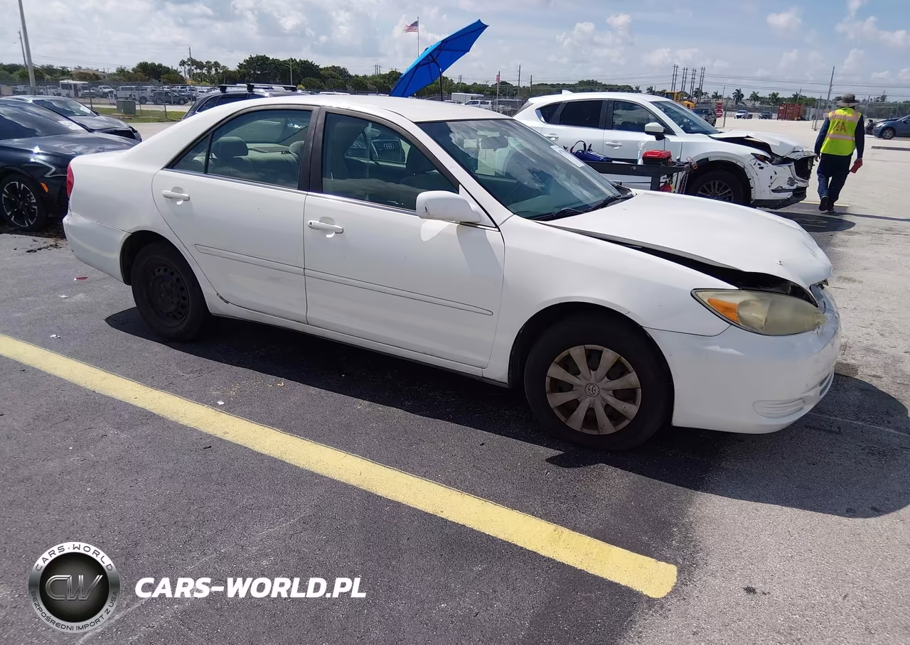 2004 Toyota Camry Le – zdjęcie 1 z 16