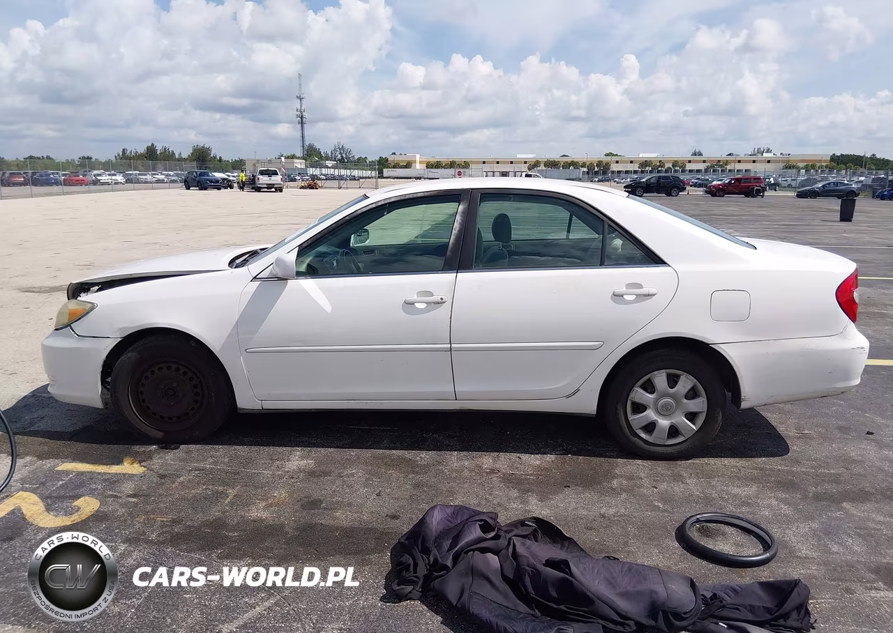 2004 Toyota Camry Le VIN:4T1BE32K34U288780 - 14