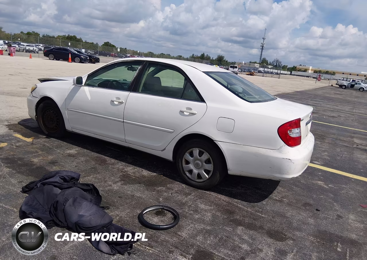 2004 Toyota Camry Le VIN:4T1BE32K34U288780 - 3