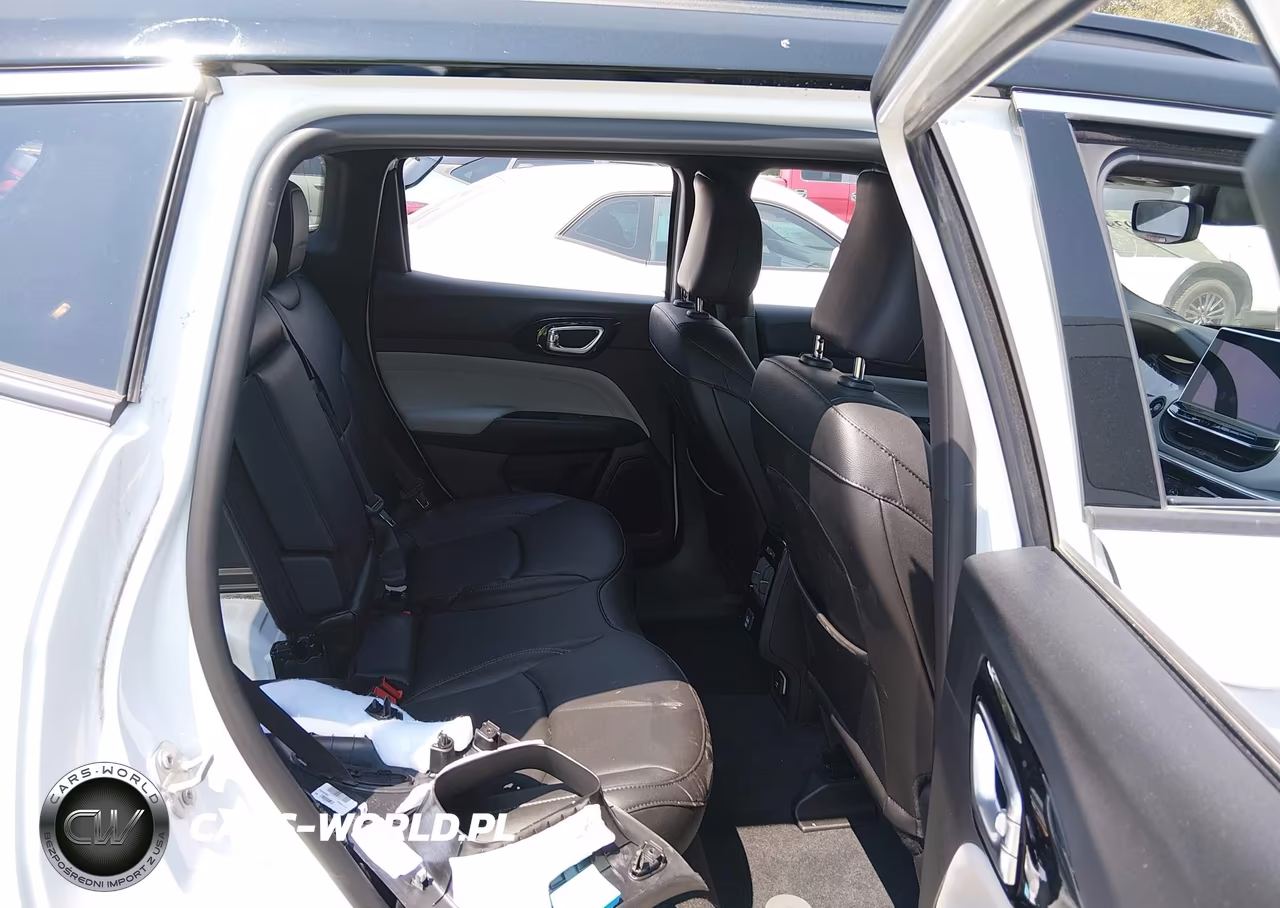 2024 Jeep Compass Limited 4X4 VIN:3C4NJDCNXRT116243 - 8