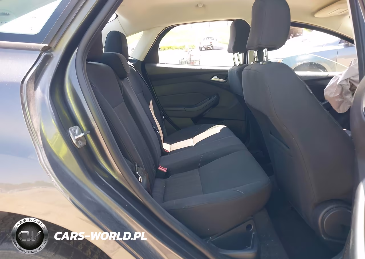 2016 Ford Focus Se VIN:1FADP3F2XGL354484 - 8