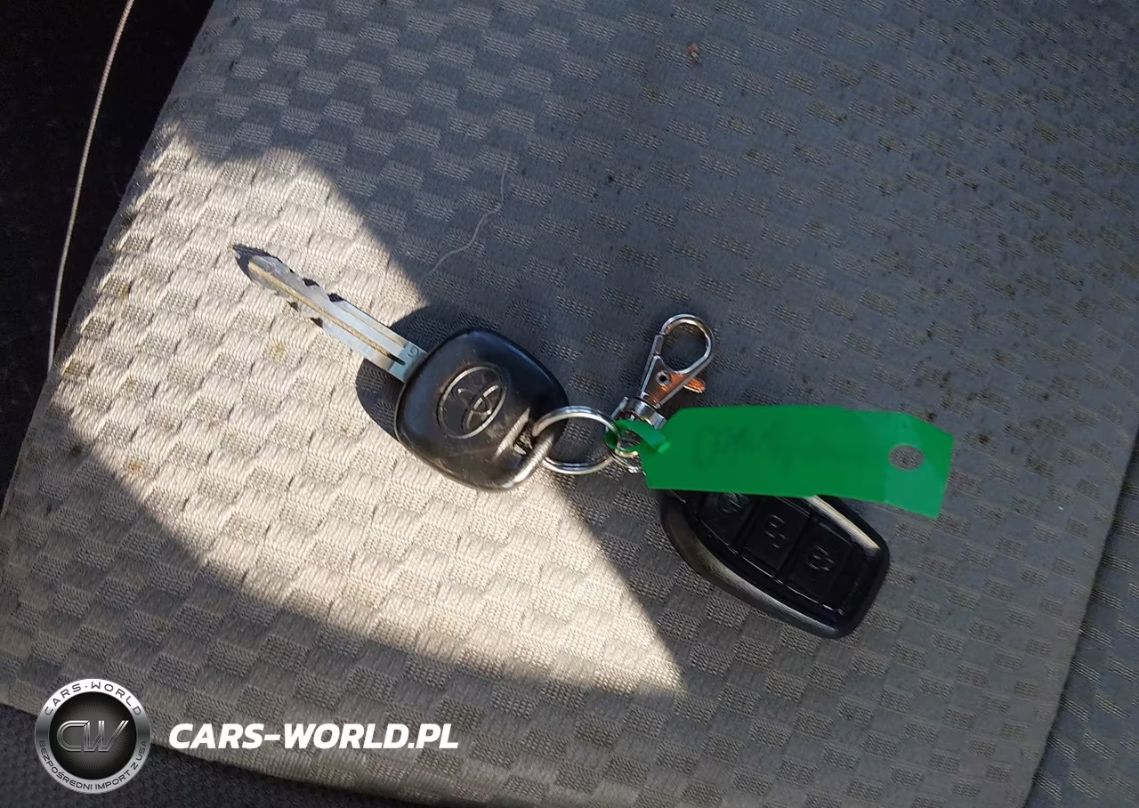 2013 Toyota Tacoma Base V6 VIN:3TMLU4EN9DM111033 - 11