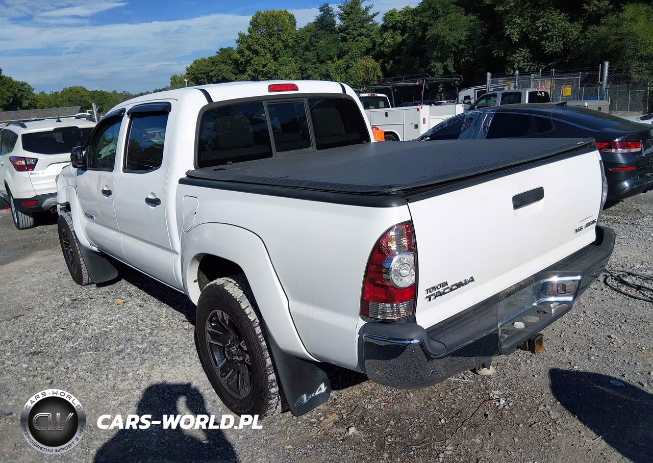 2013 Toyota Tacoma Base V6 VIN:3TMLU4EN9DM111033 - 3