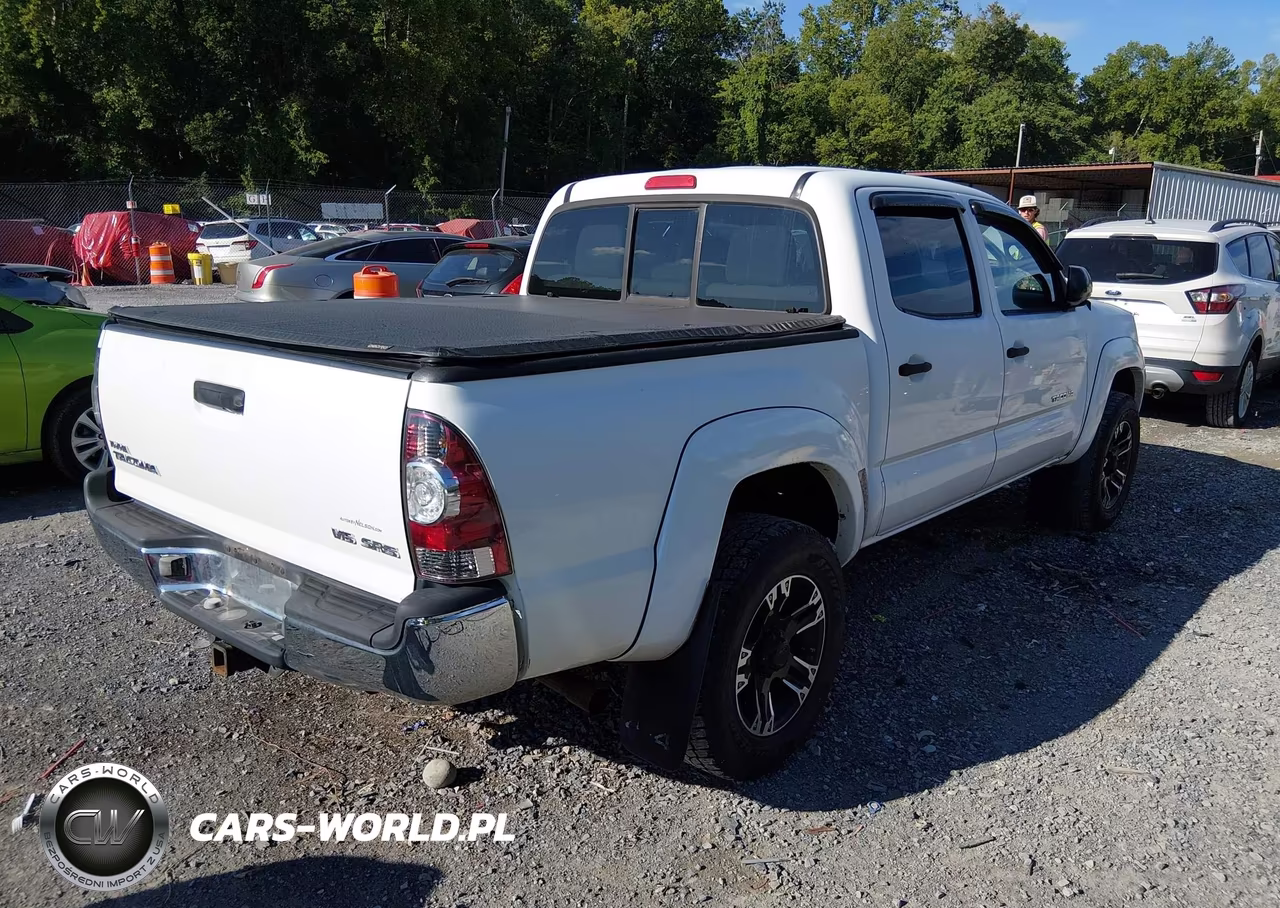 2013 Toyota Tacoma Base V6 VIN:3TMLU4EN9DM111033 - 4