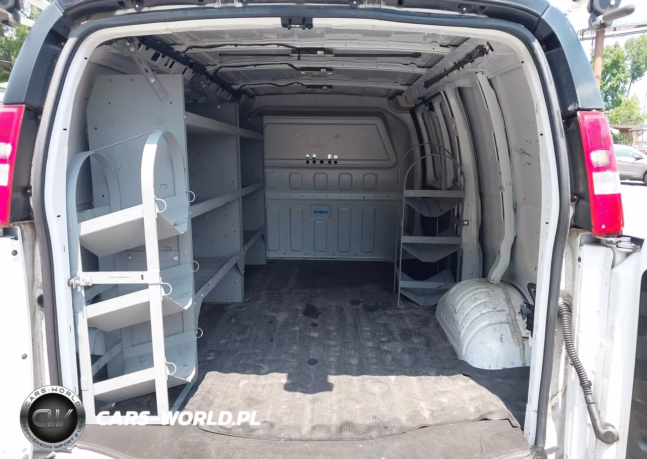 2019 Chevrolet Express 2500 Work Van VIN:1GCWGAFP2K1366183 - 17