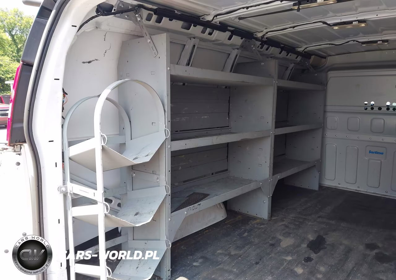 2019 Chevrolet Express 2500 Work Van VIN:1GCWGAFP2K1366183 - 18
