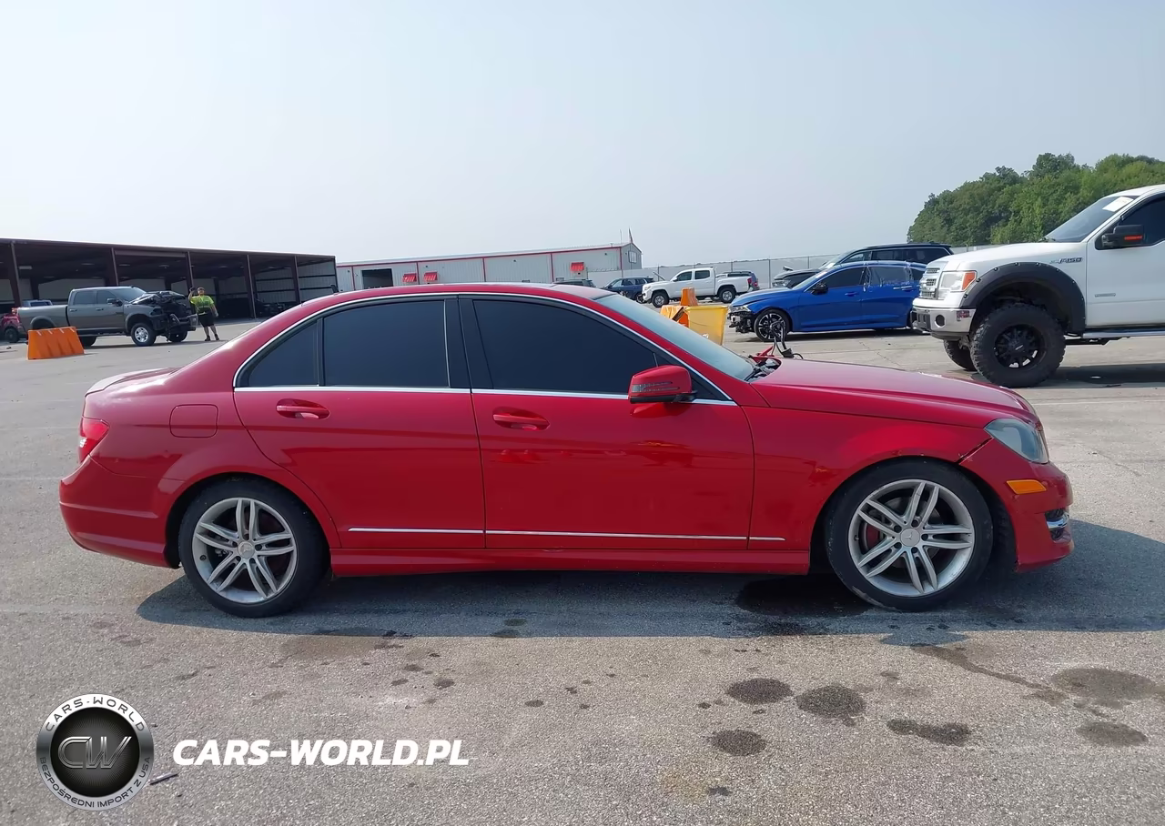 2014 Mercedes-Benz C 250 Sport VIN:WDDGF4HB5ER312043 - 13