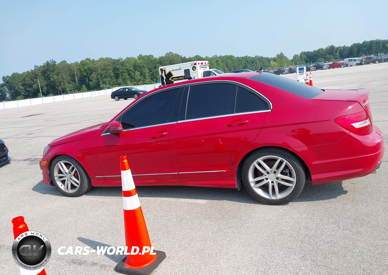 2014 Mercedes-Benz C 250 Sport VIN:WDDGF4HB5ER312043 - 14