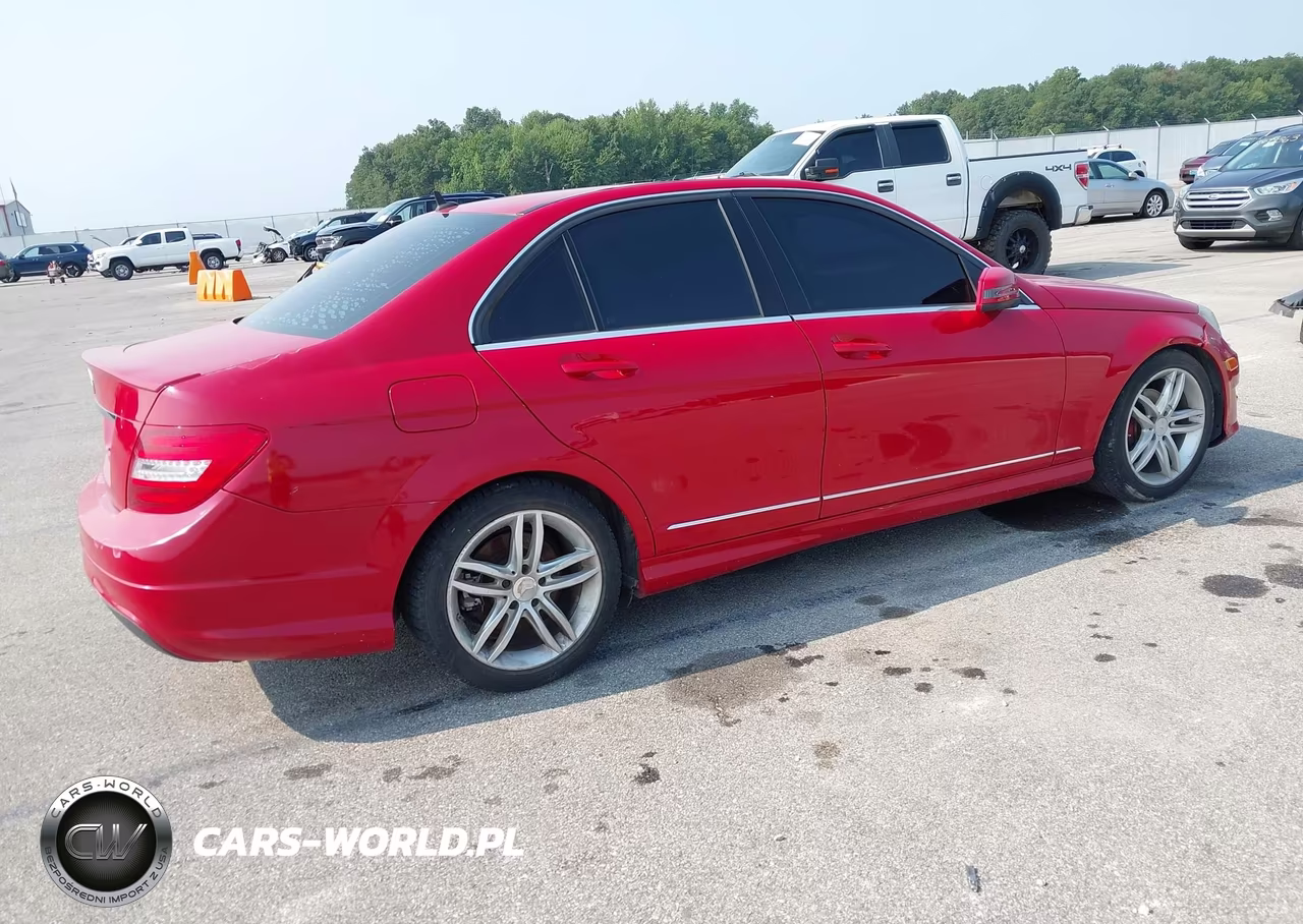 2014 Mercedes-Benz C 250 Sport VIN:WDDGF4HB5ER312043 - 4