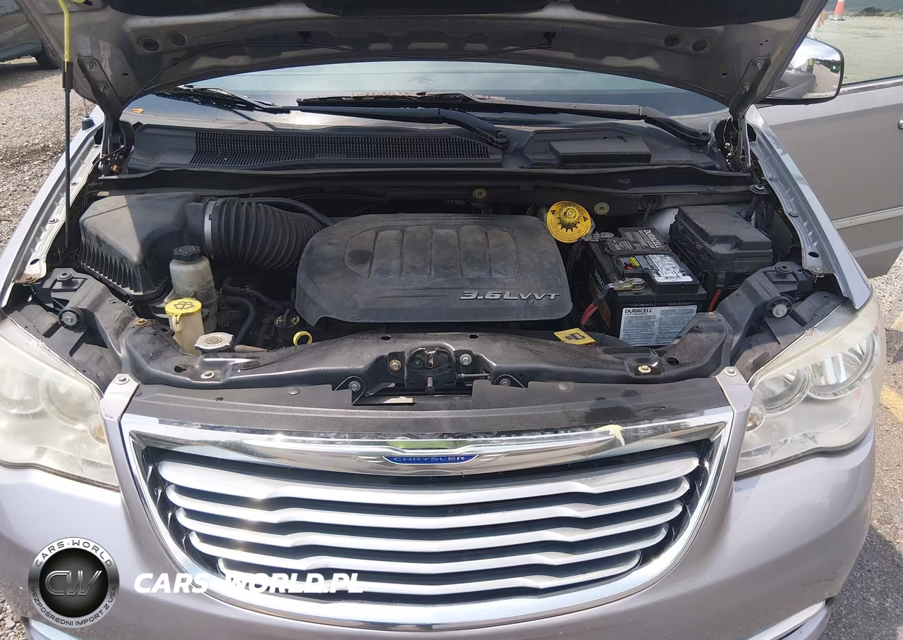 2016 Chrysler Town & Country Limited VIN:2C4RC1JG9GR239157 - 10