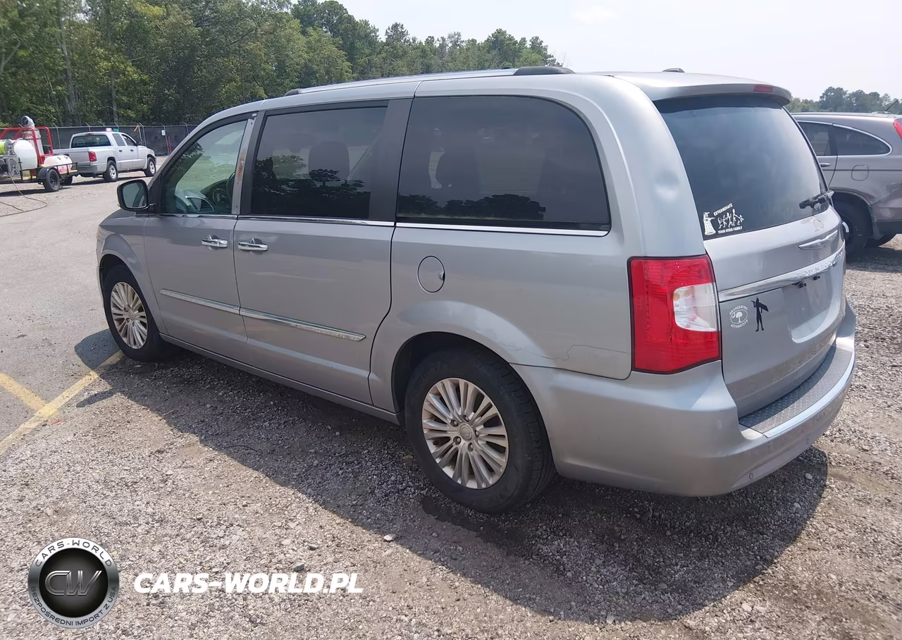 2016 Chrysler Town & Country Limited VIN:2C4RC1JG9GR239157 - 3