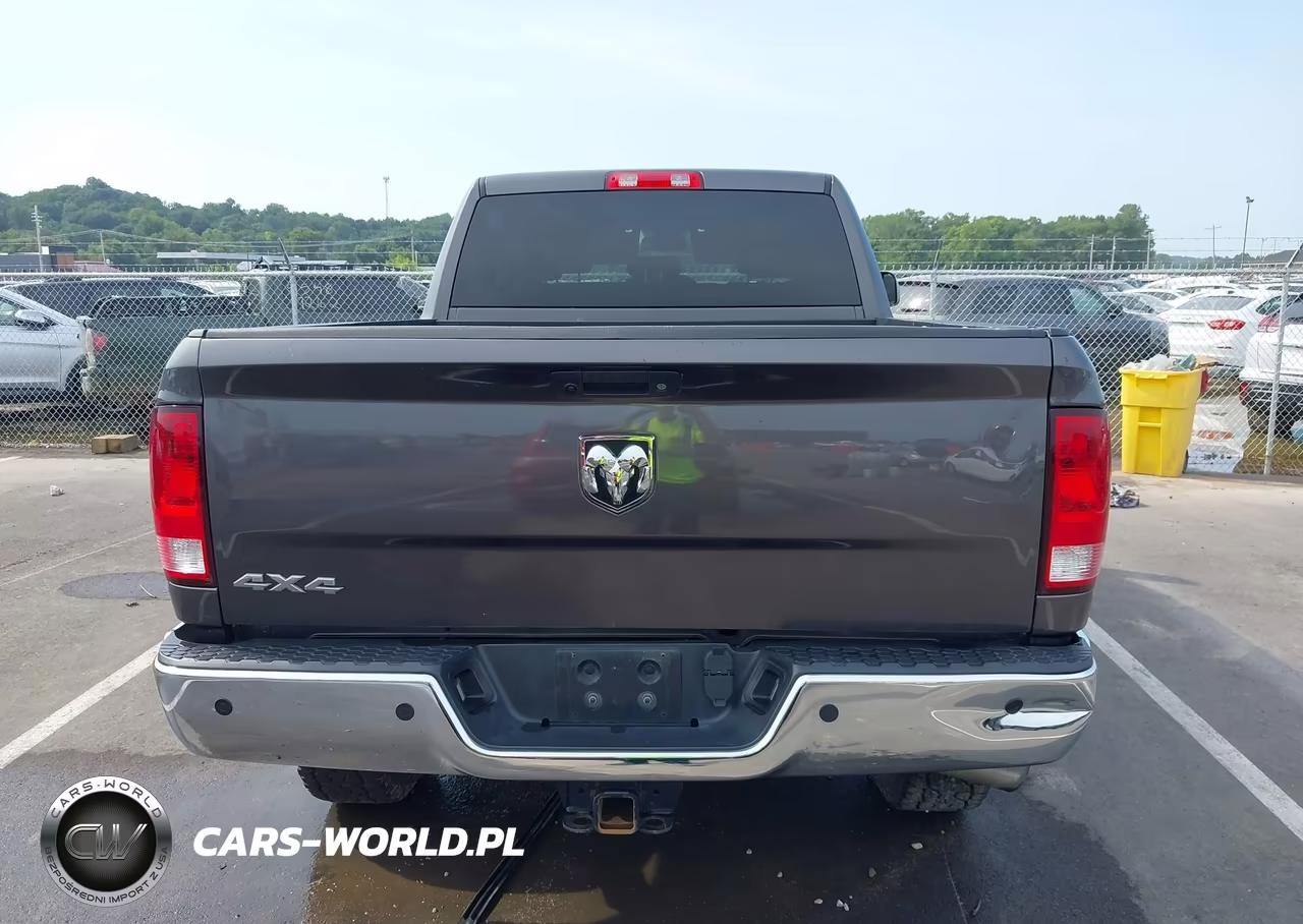 2018 Ram 3500 Tradesman 4X4 6'4 Box VIN:3C63R3CJ0JG397383 - 14