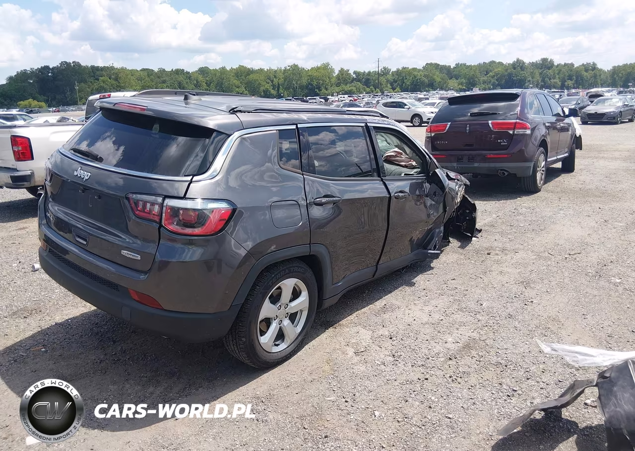 2019 Jeep Compass Latitude 4X4 VIN:3C4NJDBB1KT847236 - 4