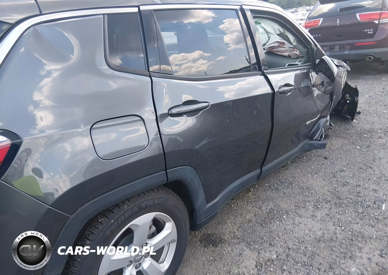 2019 Jeep Compass Latitude 4X4 VIN:3C4NJDBB1KT847236 - 6