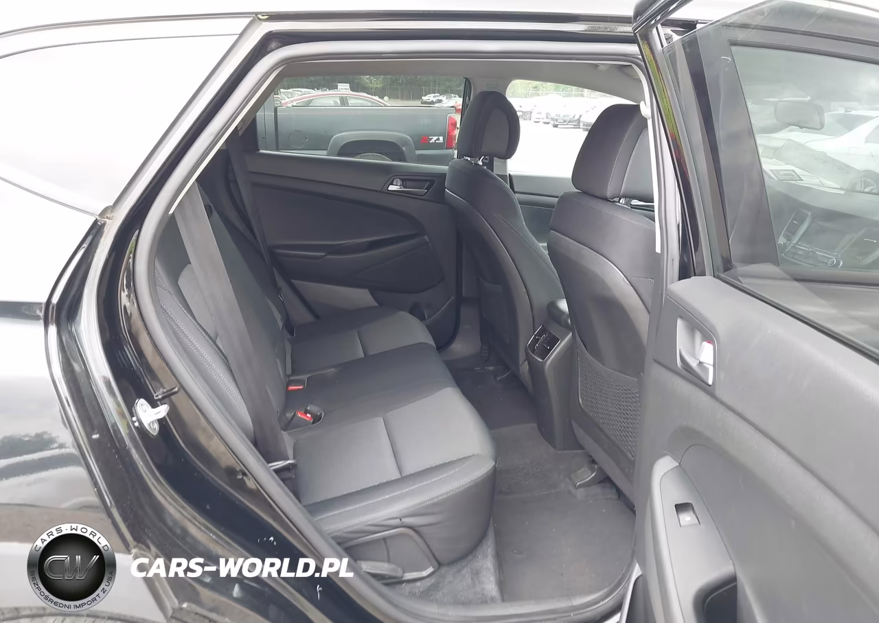 2017 Hyundai Tucson Sport VIN:KM8J3CA29HU447679 - 8