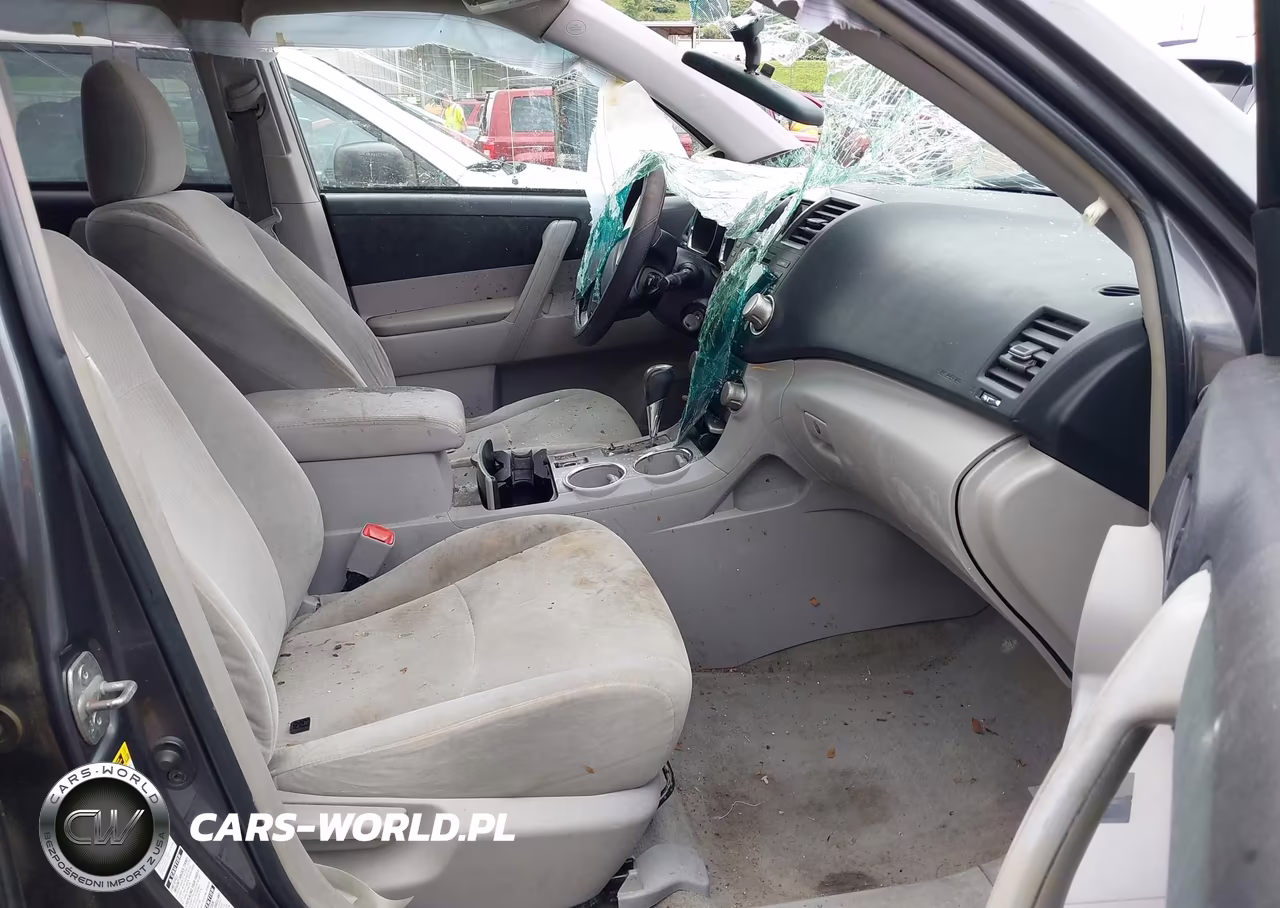 2010 Toyota Highlander Base V6 VIN:5TDBK3EH5AS002831 - 5