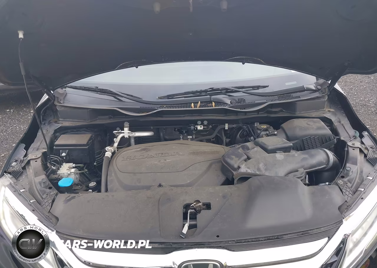 2018 Honda Odyssey Touring VIN:5FNRL6H84JB012439 - 10