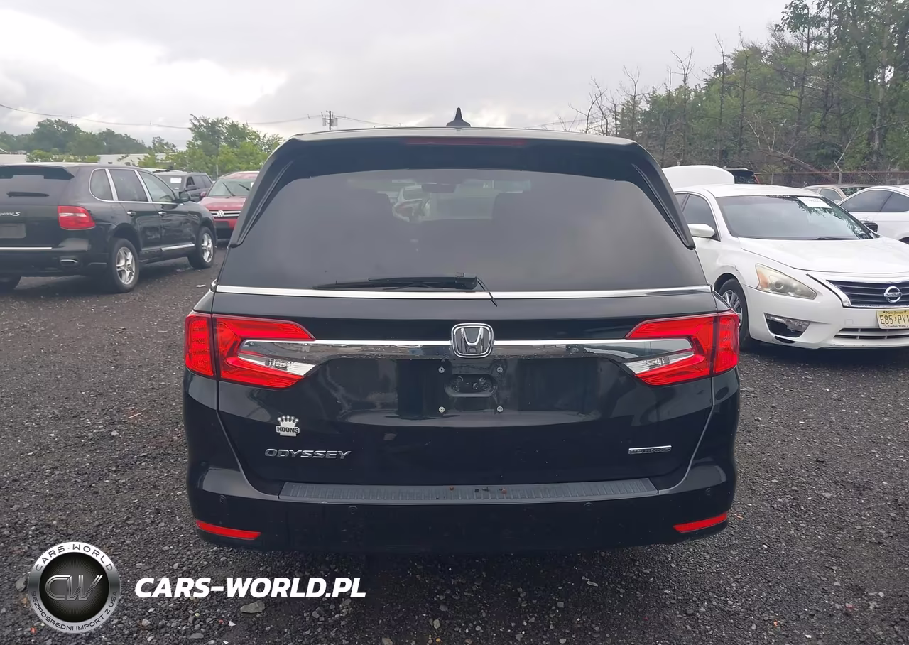 2018 Honda Odyssey Touring VIN:5FNRL6H84JB012439 - 16