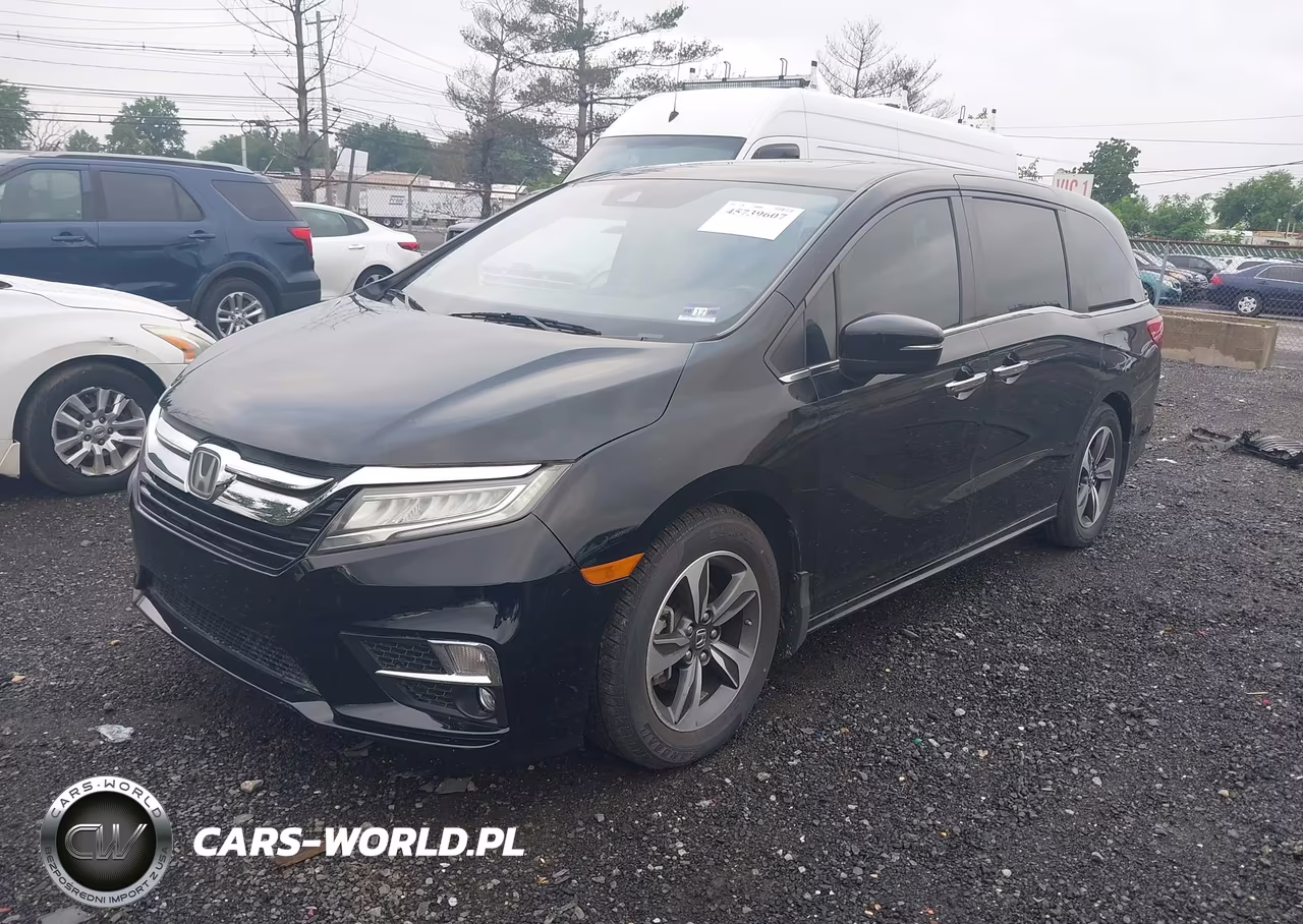 2018 Honda Odyssey Touring VIN:5FNRL6H84JB012439 - 2
