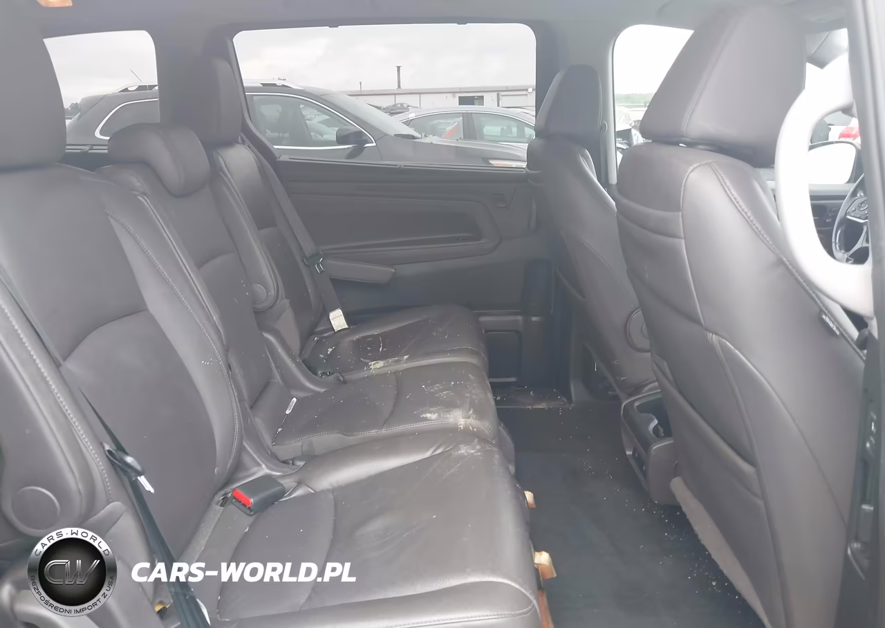 2018 Honda Odyssey Touring VIN:5FNRL6H84JB012439 - 8