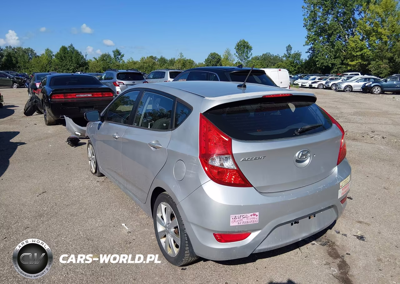 2013 Hyundai Accent Se VIN:KMHCU5AE3DU074807 - 3