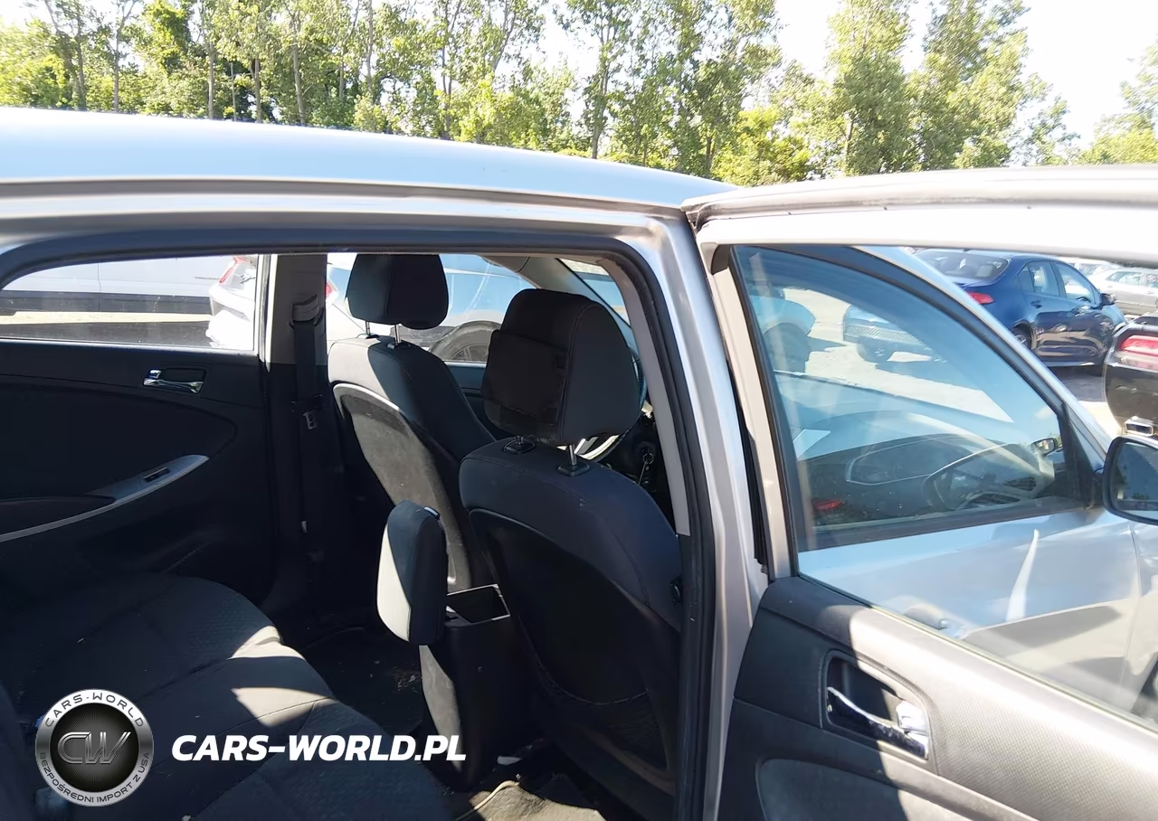 2013 Hyundai Accent Se VIN:KMHCU5AE3DU074807 - 8