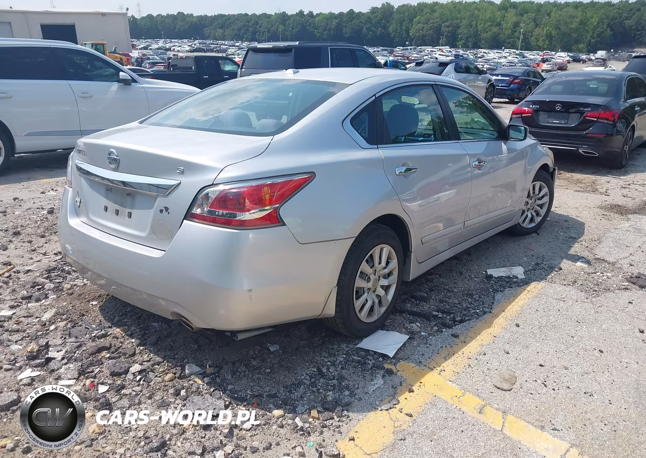 2015 Nissan Altima 2.5 S VIN:1N4AL3APXFC132298 - 4