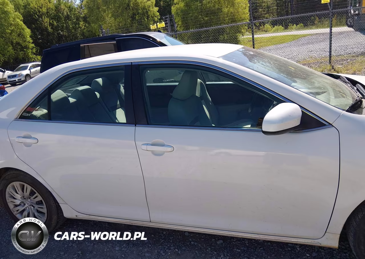 2014 Toyota Camry Le VIN:4T4BF1FK8ER403134 - 13