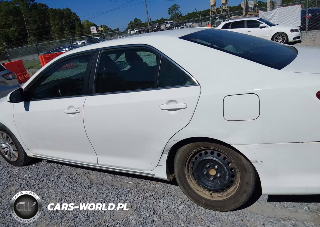 2014 Toyota Camry Le VIN:4T4BF1FK8ER403134 - 14