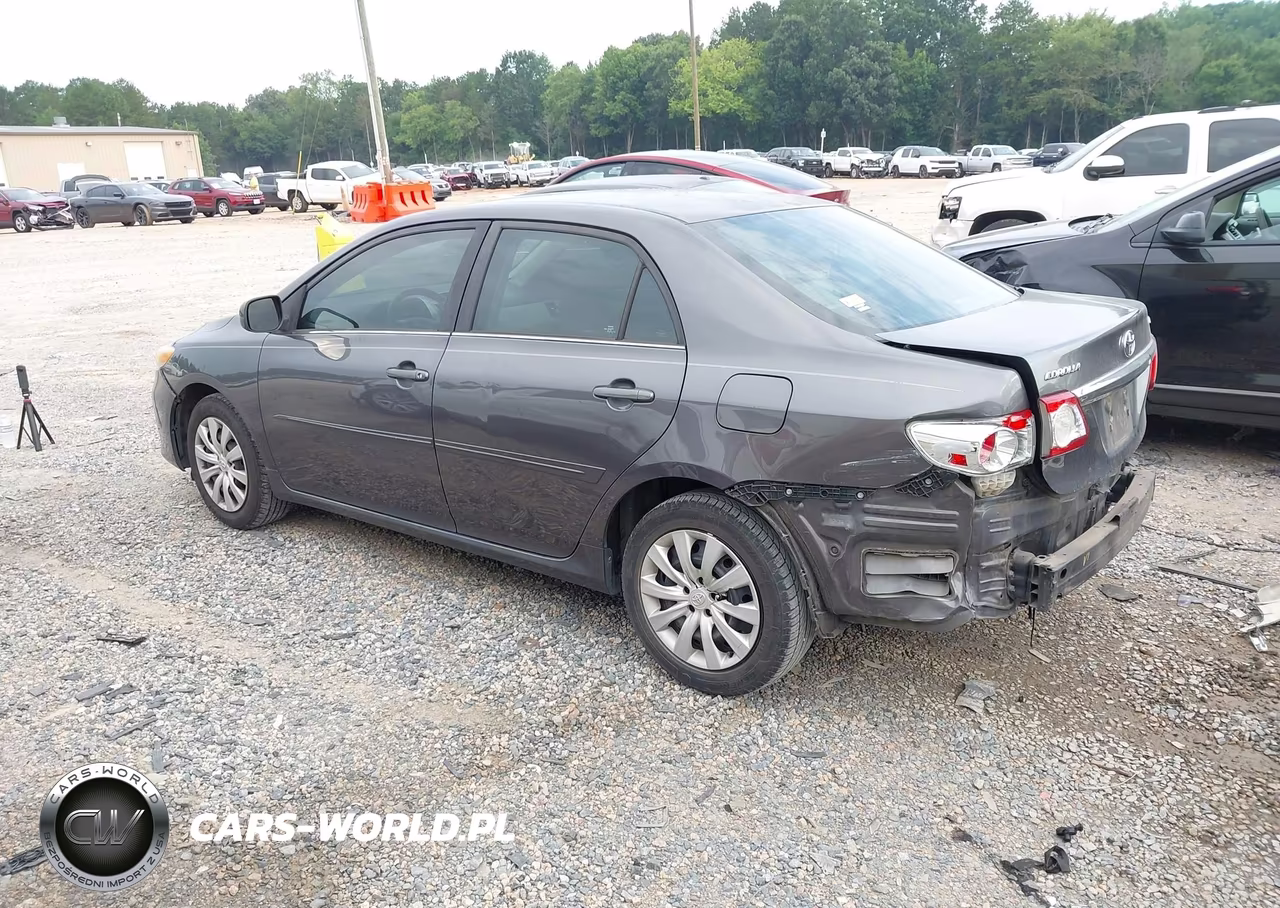2013 Toyota Corolla Le VIN:5YFBU4EE0DP133975 - 3