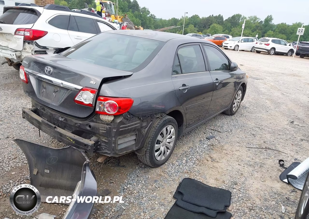2013 Toyota Corolla Le VIN:5YFBU4EE0DP133975 - 4