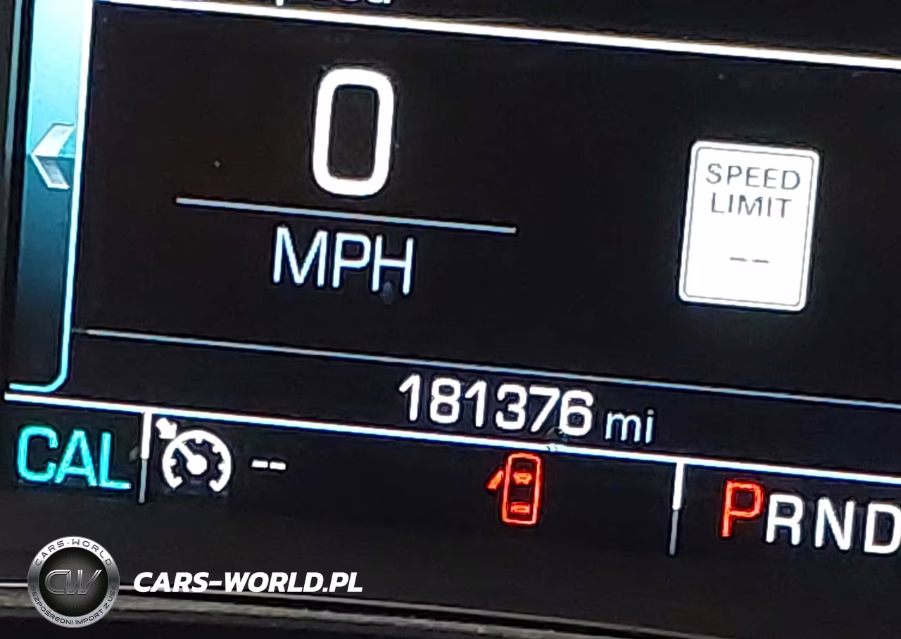 2019 Chevrolet Traverse Premier VIN:1GNEVKKW3KJ123705 - 16