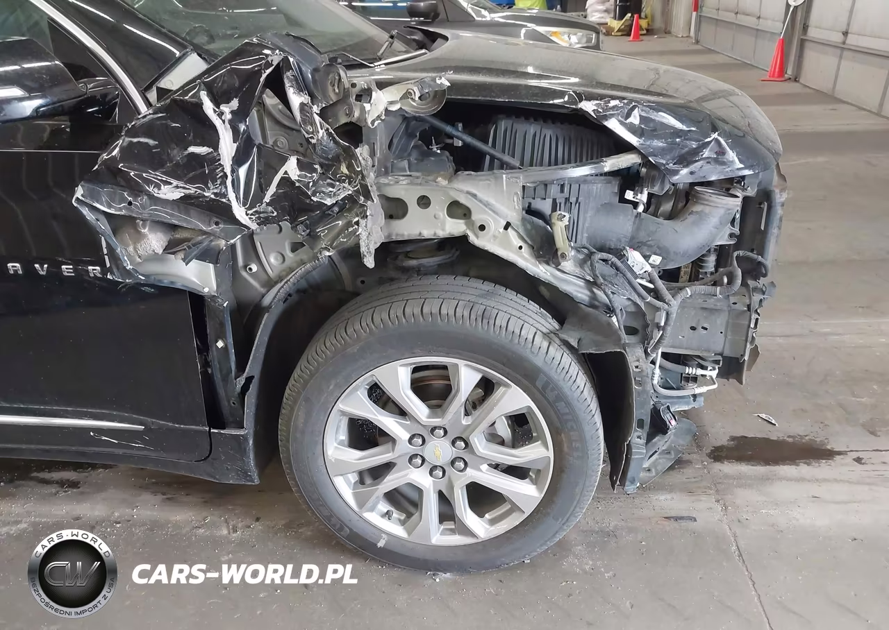 2019 Chevrolet Traverse Premier VIN:1GNEVKKW3KJ123705 - 18