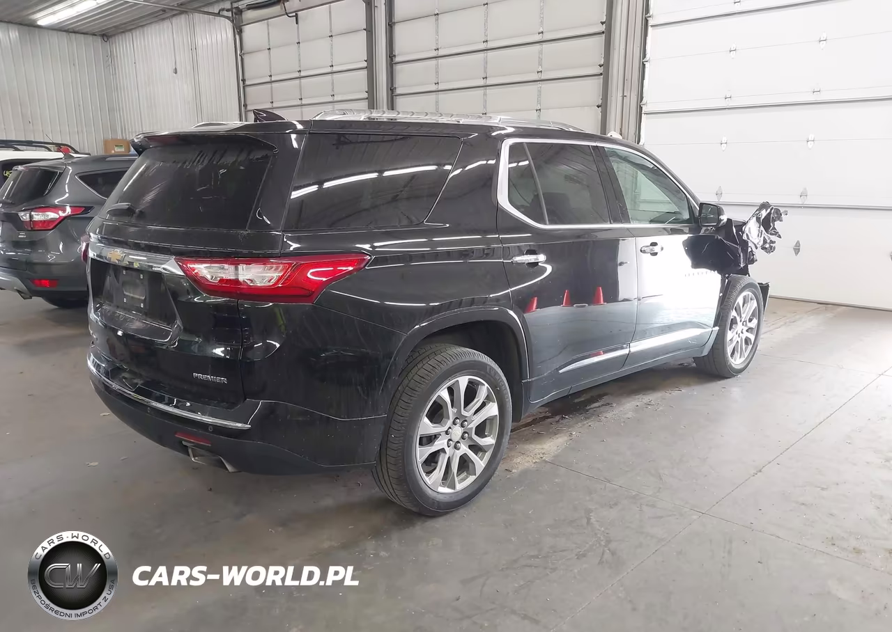 2019 Chevrolet Traverse Premier VIN:1GNEVKKW3KJ123705 - 4