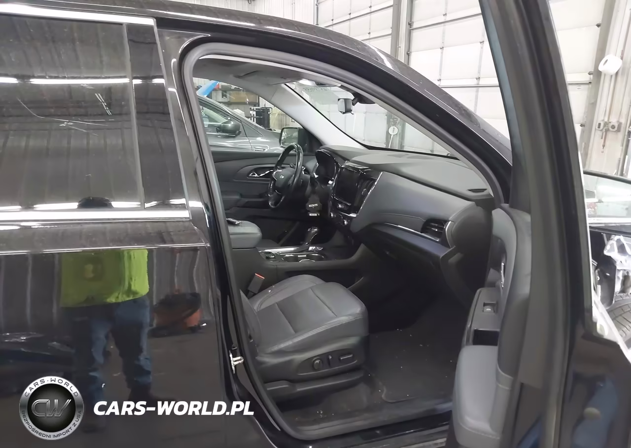 2019 Chevrolet Traverse Premier VIN:1GNEVKKW3KJ123705 - 5