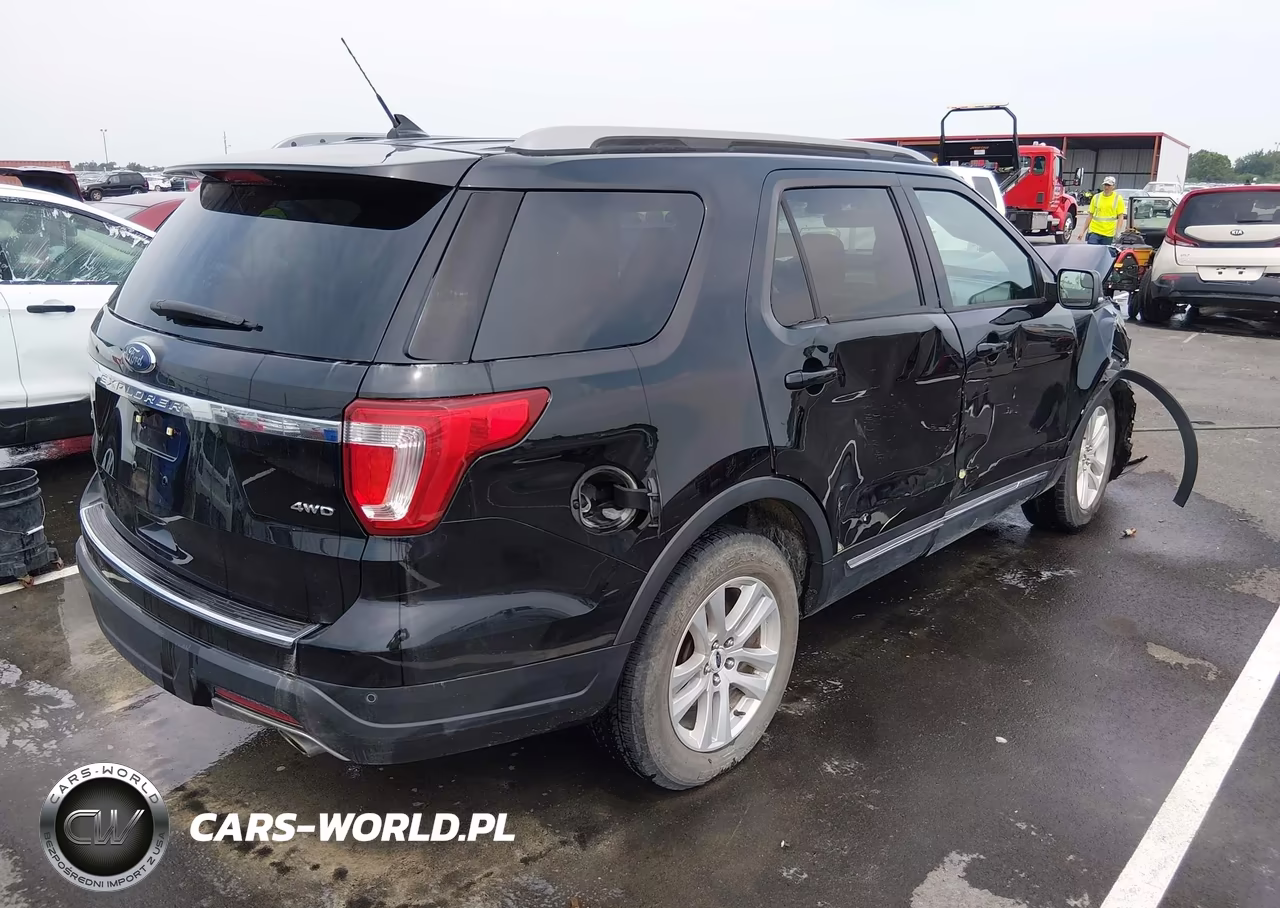 2018 Ford Explorer Xlt VIN:1FM5K8D86JGA57063 - 4