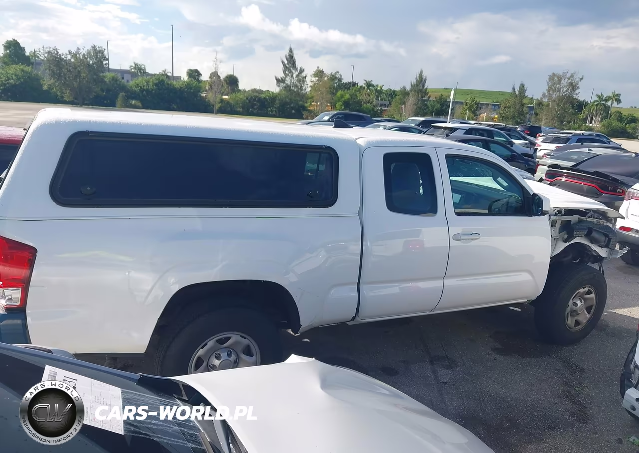 2018 Toyota Tacoma Sr VIN:5TFRX5GN2JX113958 - 14
