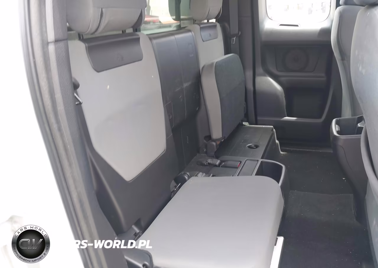 2018 Toyota Tacoma Sr VIN:5TFRX5GN2JX113958 - 8
