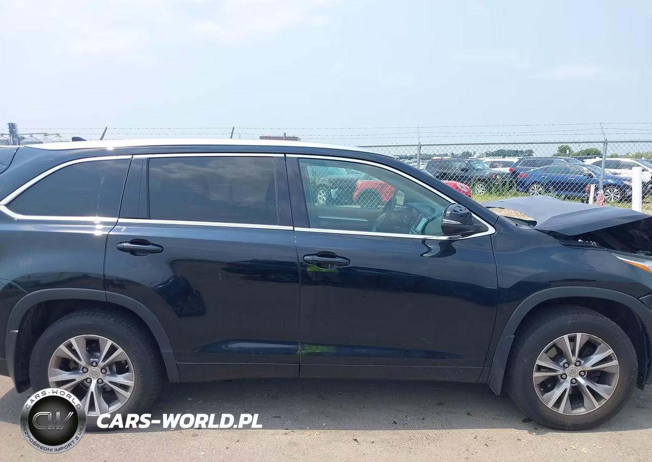 2015 Toyota Highlander Xle V6 VIN:5TDJKRFH9FS116318 - 13